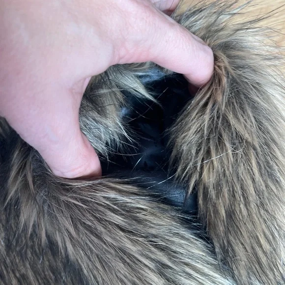 The Limited Brown and Tan Faux Fur Vest with Tie and Pockets Size Small - Picture 7 of 7